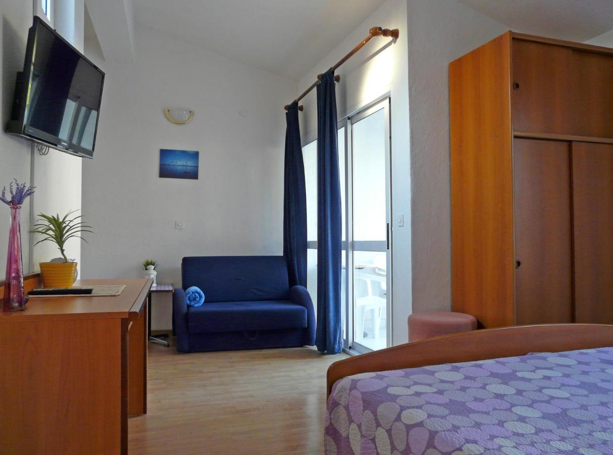 Apartments By The Sea Drvenik Donja Vala, Makarska - 6756 Ngoại thất bức ảnh